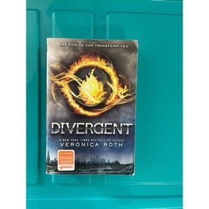 Divergent Veronica Roth Paperback Book YA Dystopian Fiction Novel First Edition